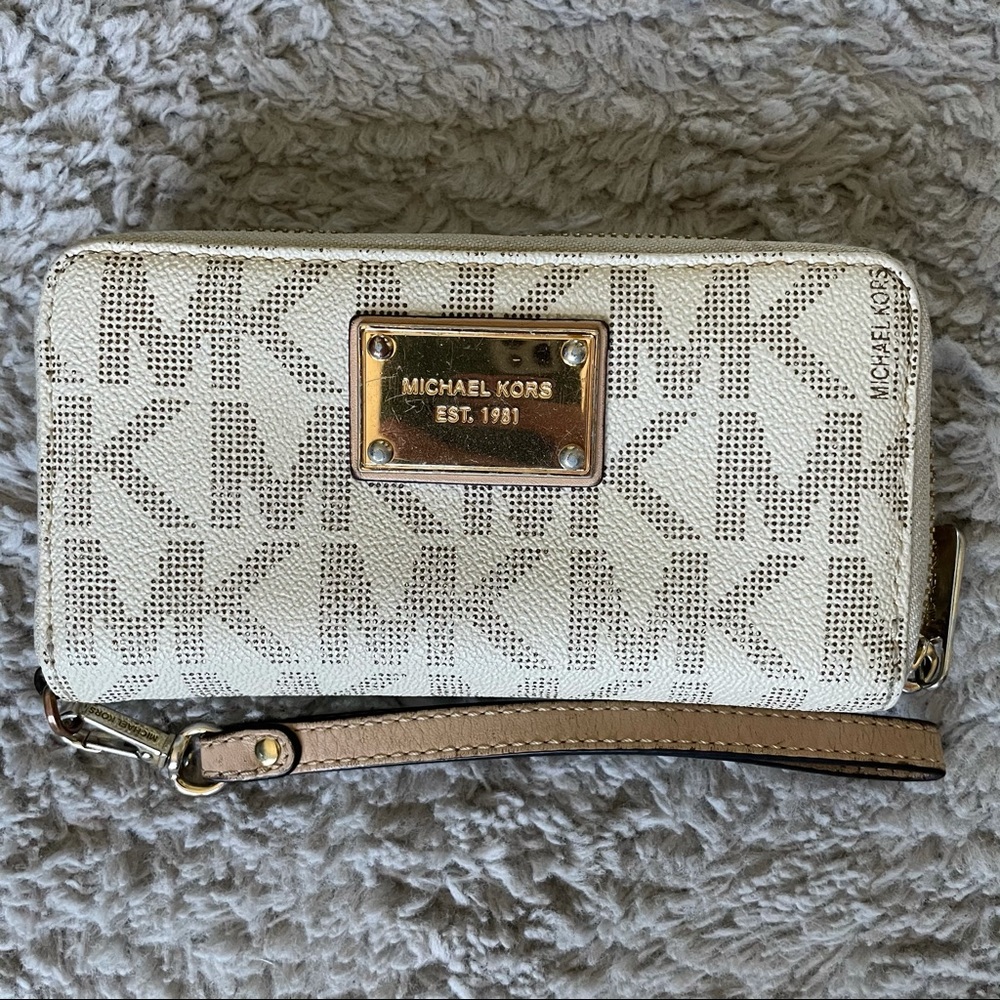 Michael Kors wristlet/wallet